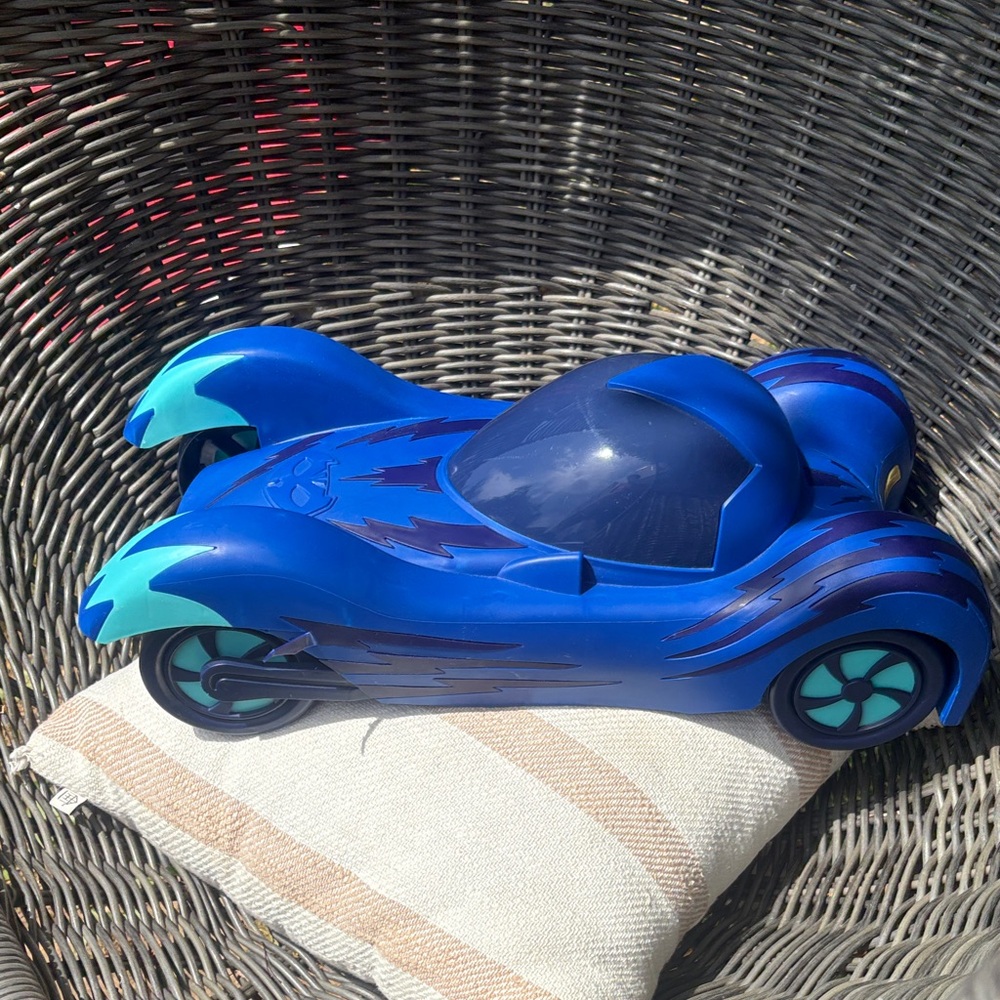 Blue Kids Racing Car Toy - Sleek Blue Vehicle